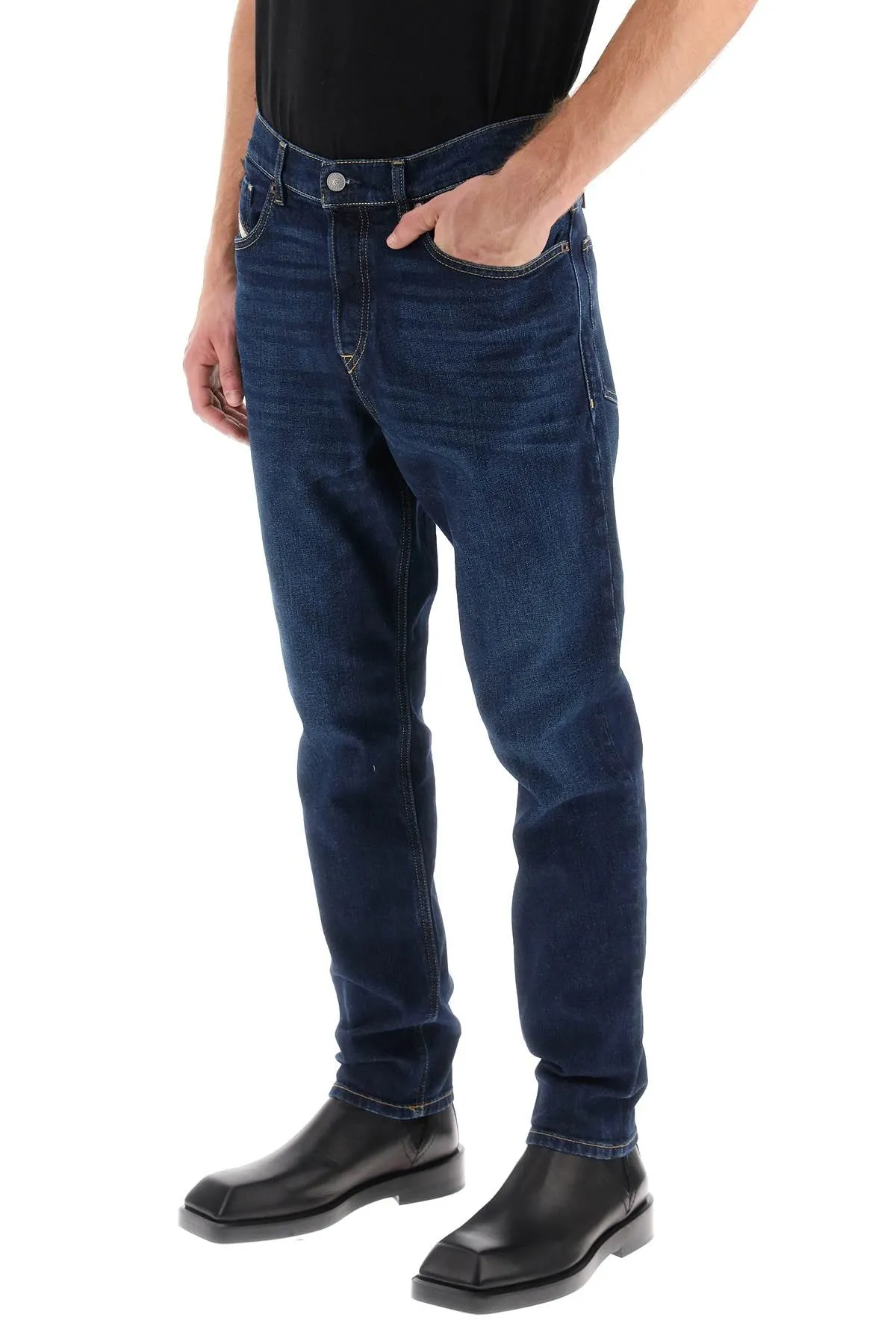 d-fining' jeans with tapered leg