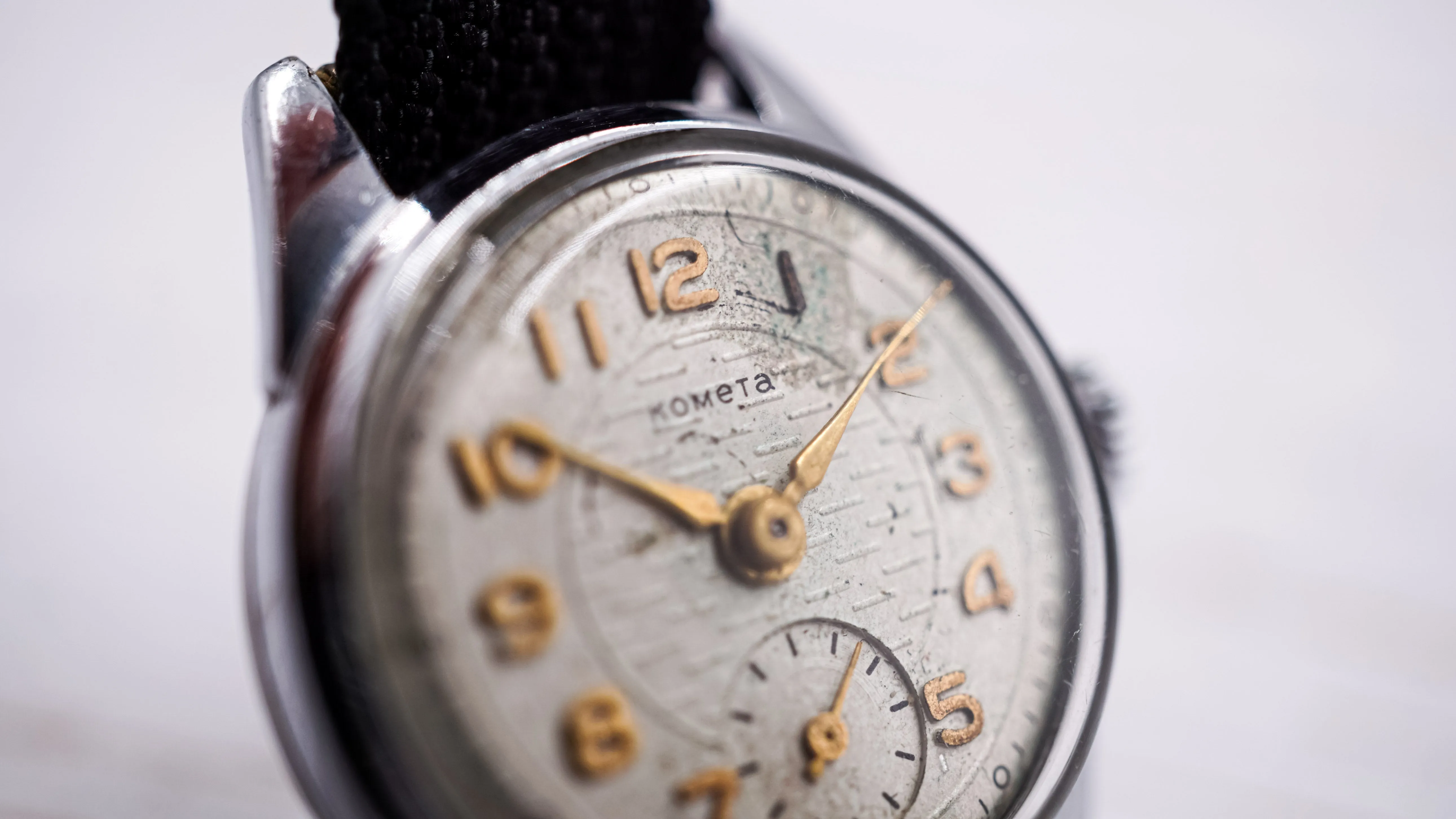 Kometa PCHZ vintage Soviet womens mechanical wristwatch