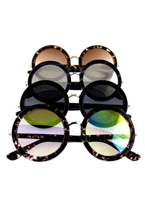 "Retro Girls" Round