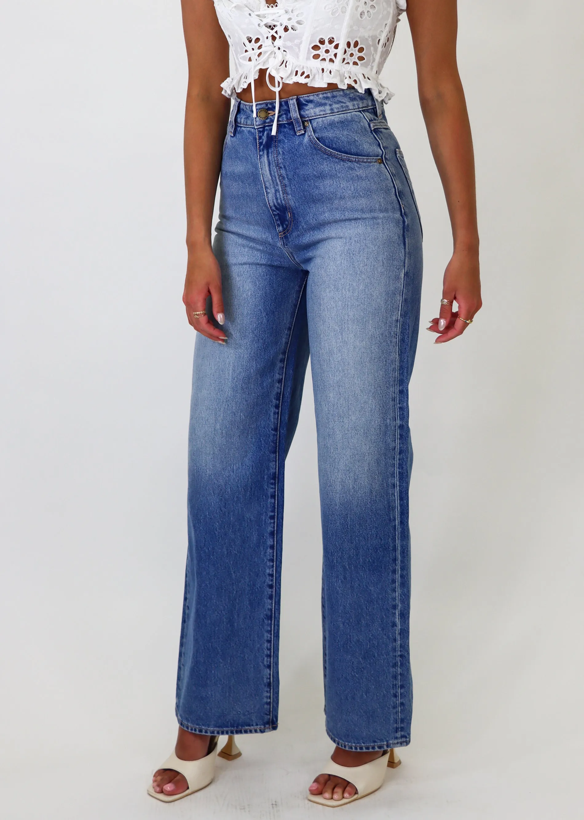 Rollas Like That Straight Leg Jeans ★ Dark Wash